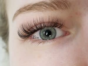 Volume eyelash extensions