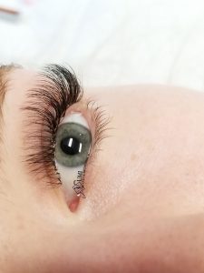Volume eyelash extensions